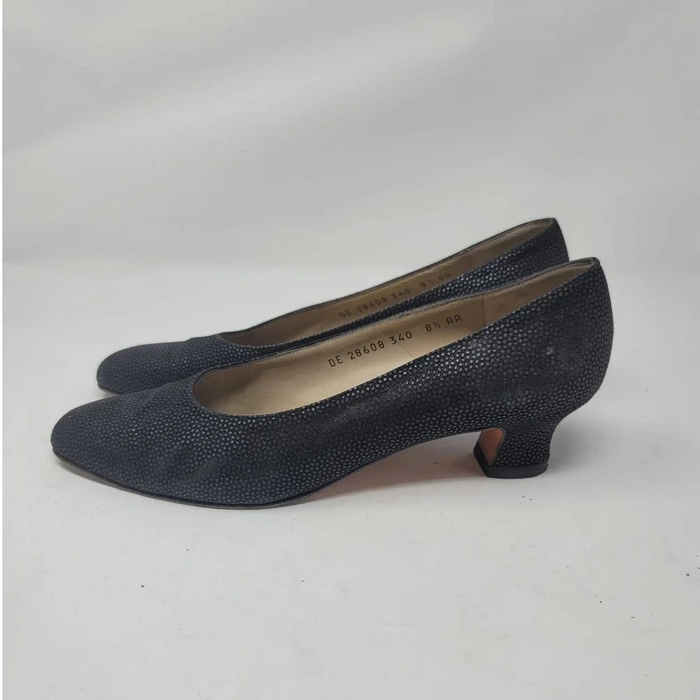 Salvatore Ferragamo Pump Size 8.5 Pointed Toe Block Low Heel Slip On Shoes Black